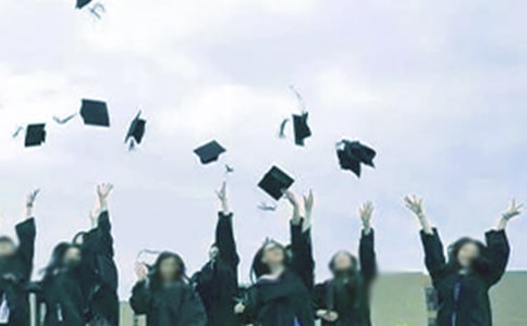 ��еרҵ��ҵ��ʵϰ���棨��ѡ12ƪ��