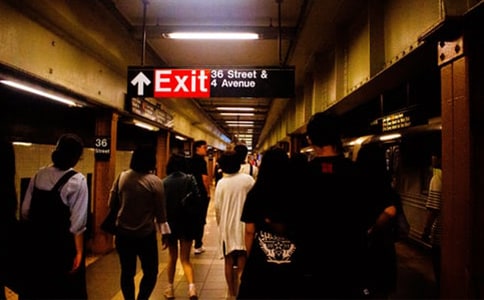 ����վ����