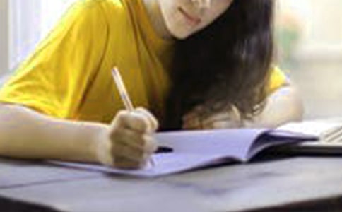 ����е�����