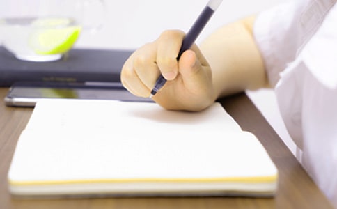 Цè�ռ�֮��ɫ�ö���ݶ����