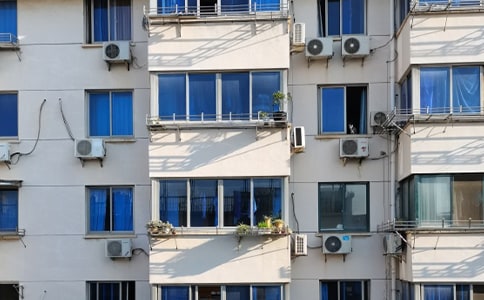 �Ϸ�ӵ�з��������ͬ