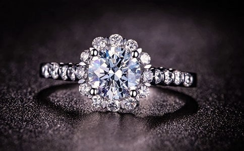 һö��ëǮ�Ľ�ָ