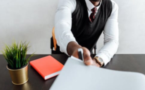 ִҵ��ʦ���˹����㱨����