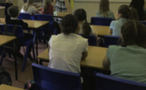 ��һѧ���Ͽγٵ�������