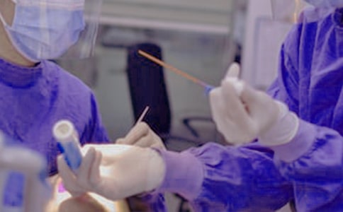 30������̨������ء�