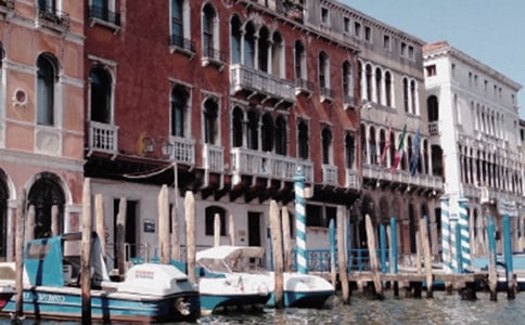 �޸ġ�����˹��Сͧ���е�һ������