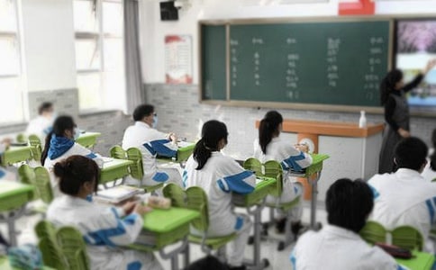 �й���ѧ�ڹ����ƻ�ģ�����ƪ